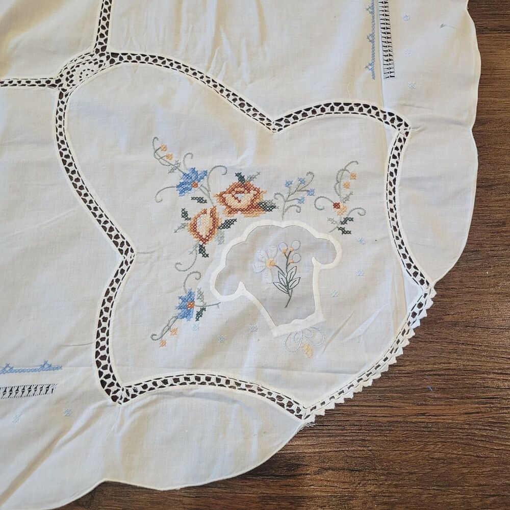 Vtg LG Tablecloth 12 Napkin Set Cross Stitched Needlepoint Cotton White Floral